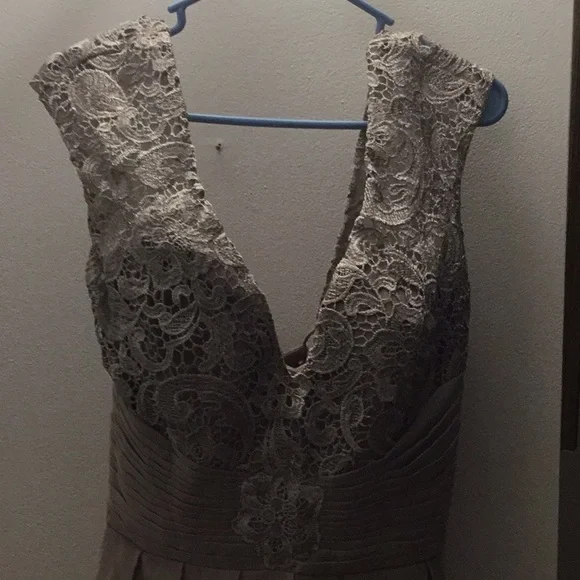 Elegant Taupe Evening Gown - Picture 3 of 8